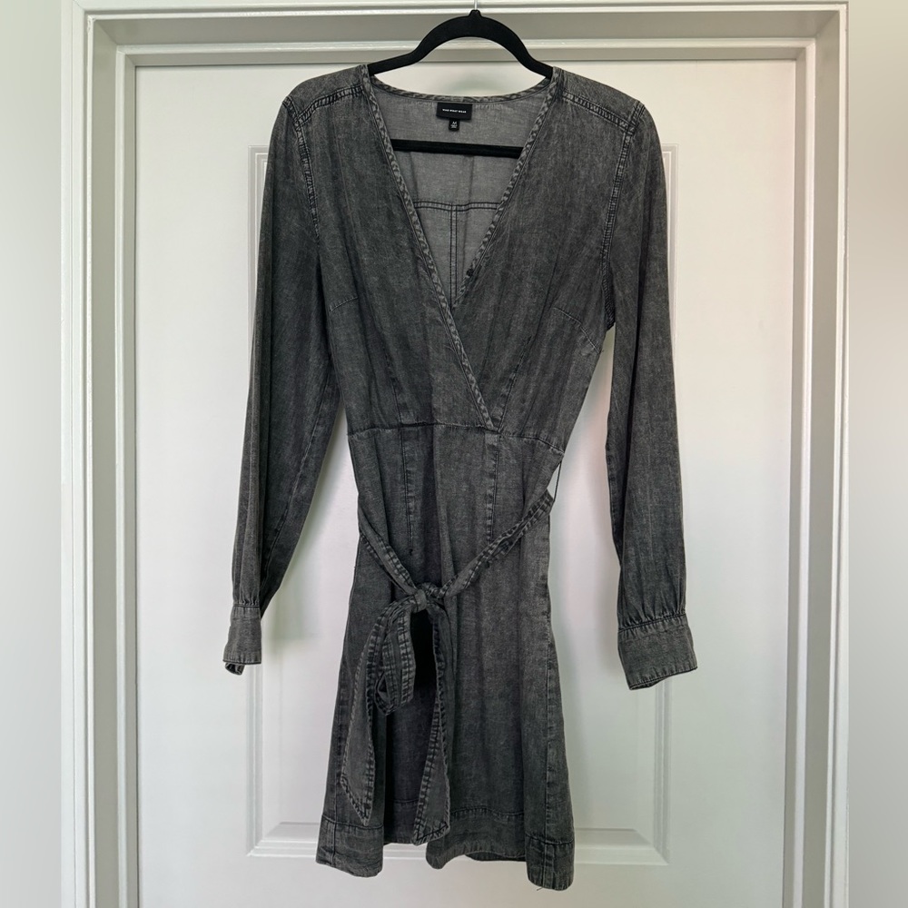 Who wore what black dress medium